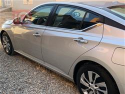 نيسان ألتيما